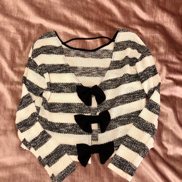 Black and White Stripped Sweater - Picture 2 of 2
